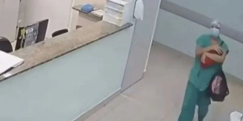¡Horror en Brasil! Enfermera habría intentado robar a una recién nacida escondida en un...