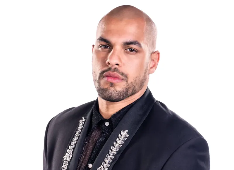 Josh Martínez conduce “Juego de Villanos Sin Censura” para Telemundo