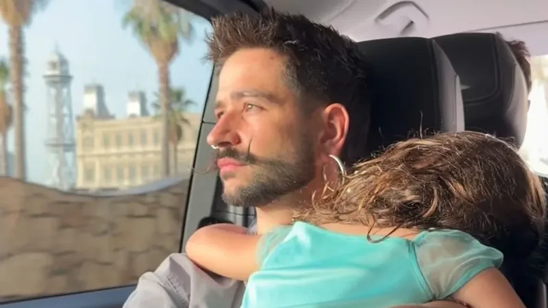 Camilo revela la poderosa razón por la que pide que no les den regalos a sus hijos
