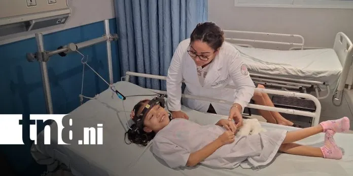 12 cirugías de columna buscan mejorar la calidad de vida de pacientes con escoliosis...