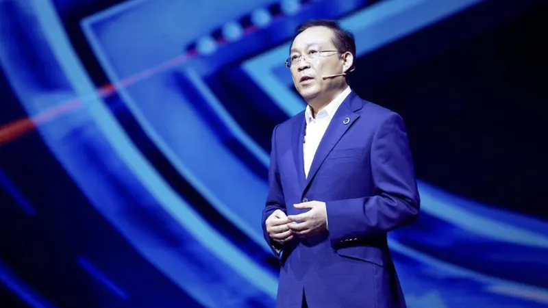 Lian Yubo, científico jefe de BYD, advierte que “hay grandes barreras” para la expansión de baterías de estado sólido