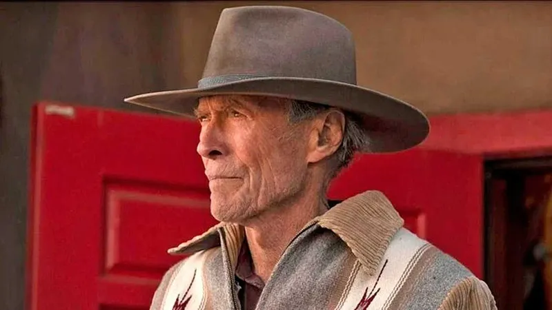 A sus 96 años, Clint Eastwood conserva un hábito diario para su longevidad que comparte con otros famosos