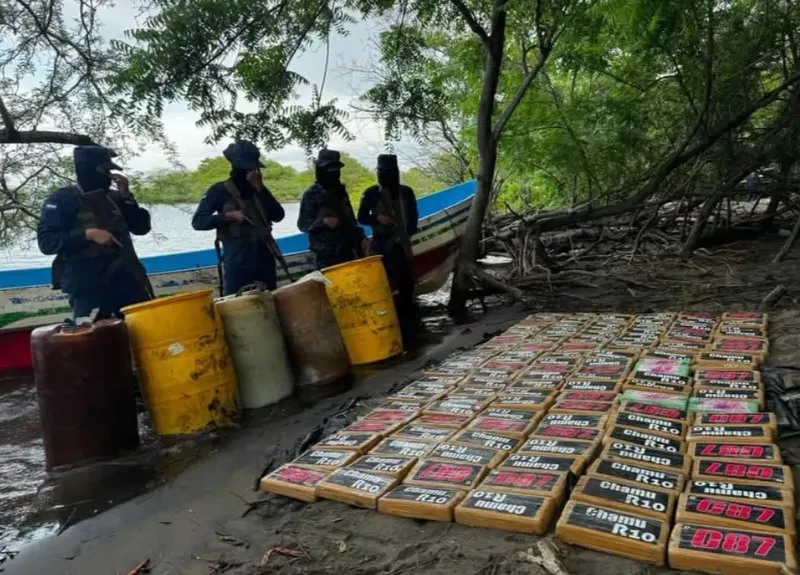 Fuerza Naval del Ejército de Nicaragua incauta 132 tacos de cocaína en Chinandega