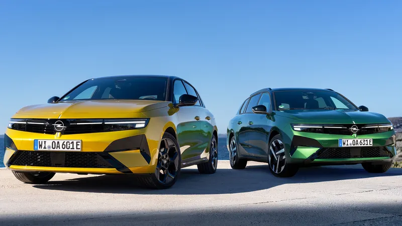 El Opel Astra se adapta a cada conductor: dos formas muy diferentes de entender la electrificación