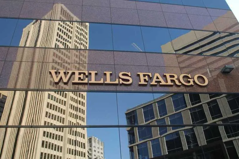 Wells Fargo dispara sus beneficios, pero decepciona a Wall Street: ¿qué está pasando?