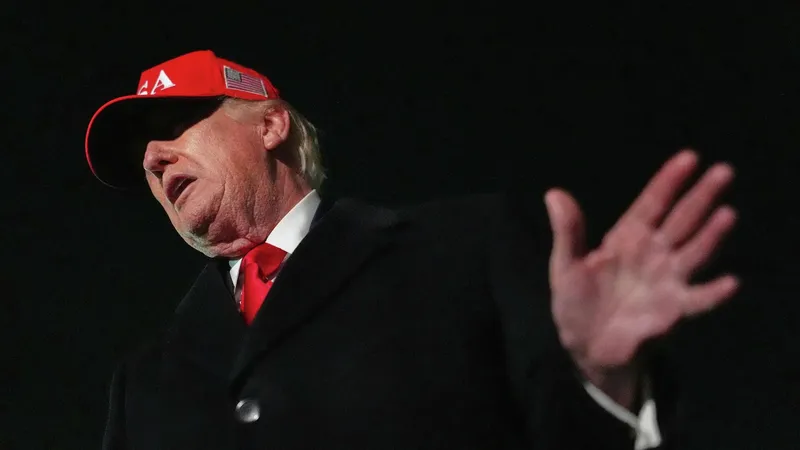 "Deberían avergonzarse": Trump explota contra el Congreso por limitar su guerra contra Irán