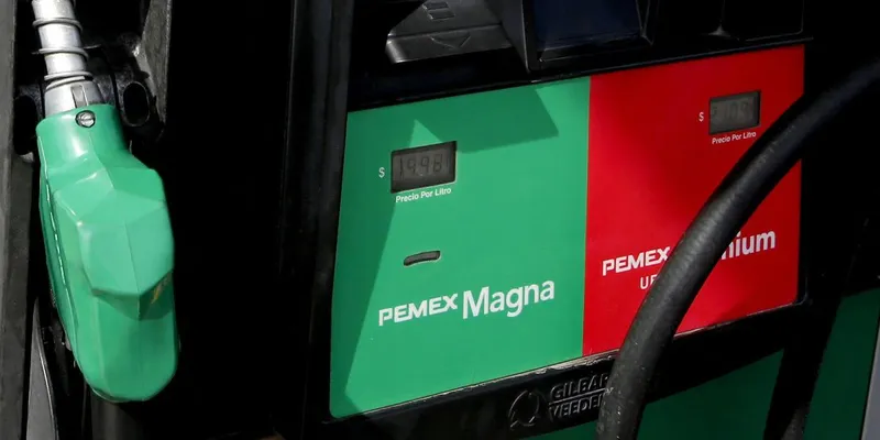 Gobierno retira estímulo a la gasolina premium y lo recorta a la Magna; sube subsidio al diésel