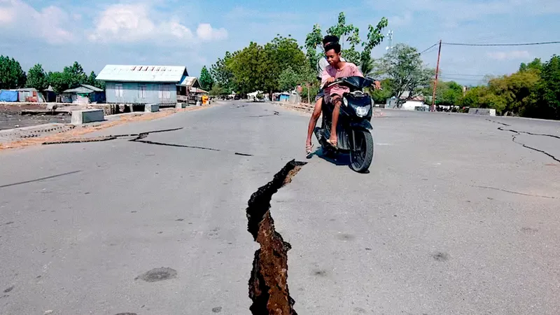 Indonesia enfrenta secuelas por terremoto de 7,7