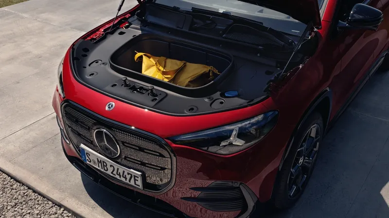 Mercedes presenta un nuevo coche eléctrico con 657 km de autonomía, carga en 20 minutos y mucho maletero por 48.600 €