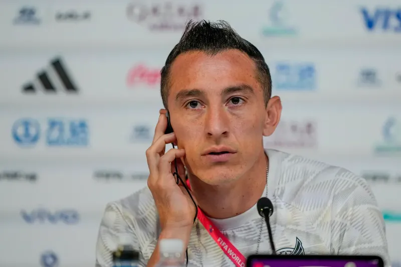 Andrés Guardado se acerca al cuerpo técnico de la Selección Mexicana