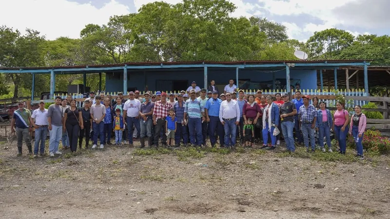 IPSA fortalece sanidad agropecuaria con productores de Santa Lucía, Boaco