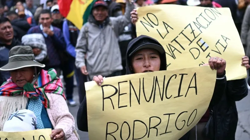 Bolivia entra en cuarta semana de protestas con bloqueos