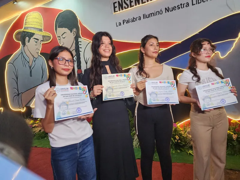 Inauguran mural histórico en homenaje a la Gran Cruzada Nacional de Alfabetización