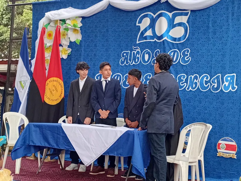 Estudiantes de Managua celebran con orgullo patrio el 205 Aniversario De La Independencia