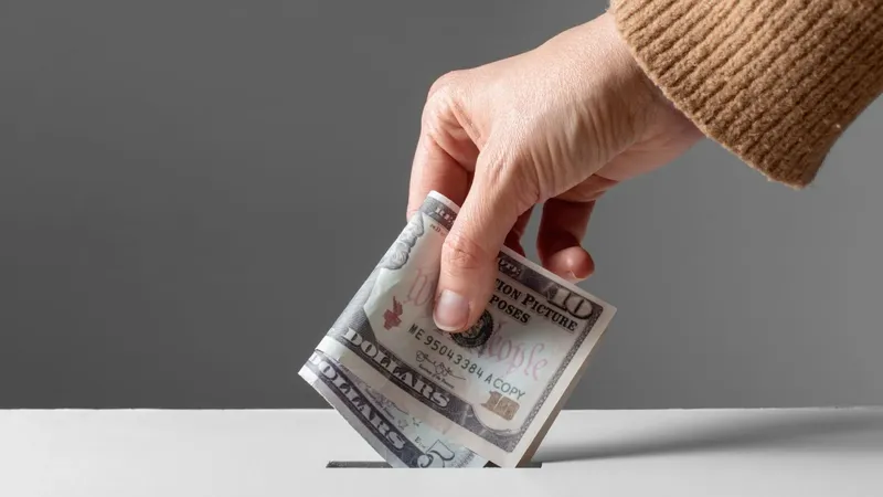 La donación de dinero de padres a hijos: Esto es lo que te cuesta regalarselo