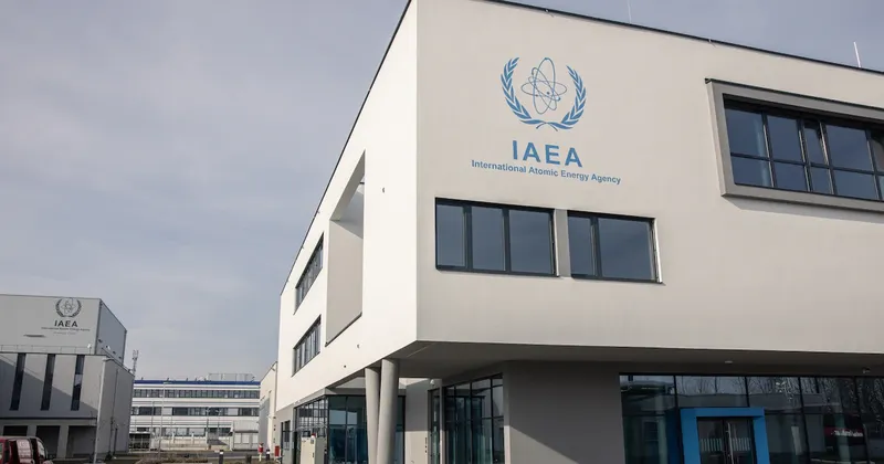 OIEA censura a Irán por no rendir cuentas sobre sus reservas de uranio