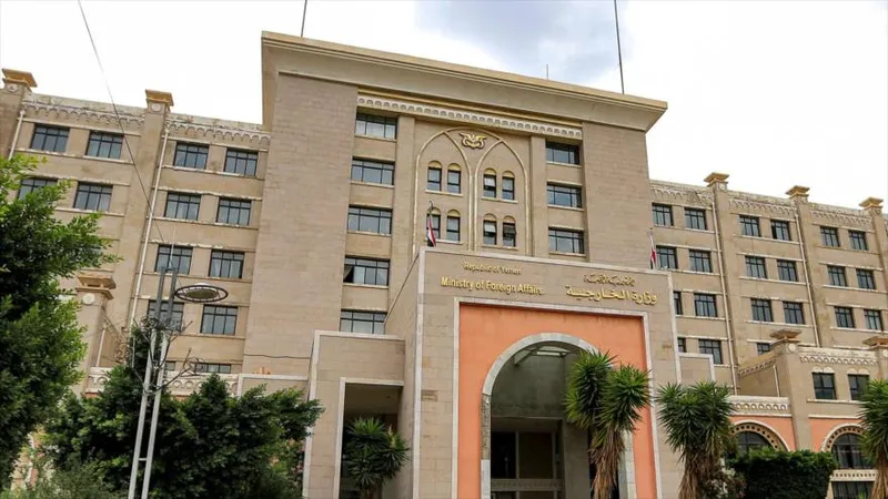 Yemen: Riad intensifica los ataques en lugar de levantar el bloqueo