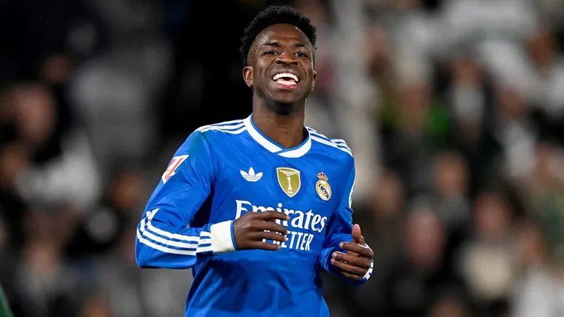Vinícius, feliz de quedarse "para siempre" en el Real Madrid
