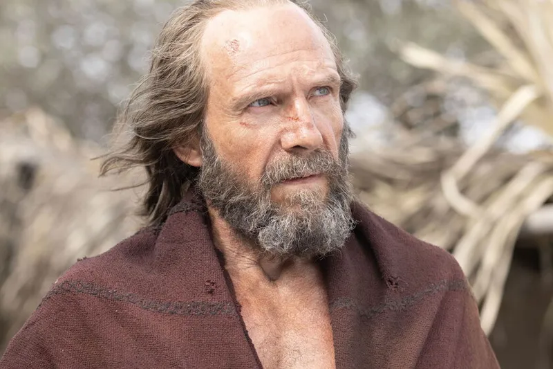 No todo es La Odisea de Nolan. En streaming puedes ver otra versión del mito con un enorme Ralph Fiennes