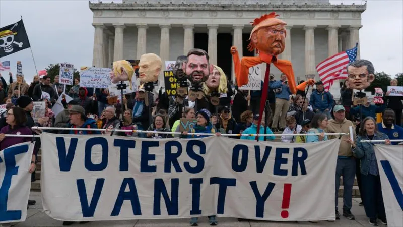 ‘No Kings’; Protestas anti-Trump impulsan el voto anticipado en EEUU