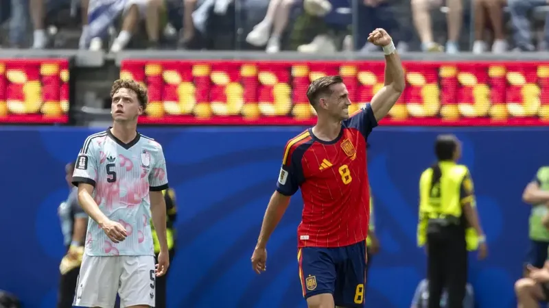 Fabián marca el primero de España