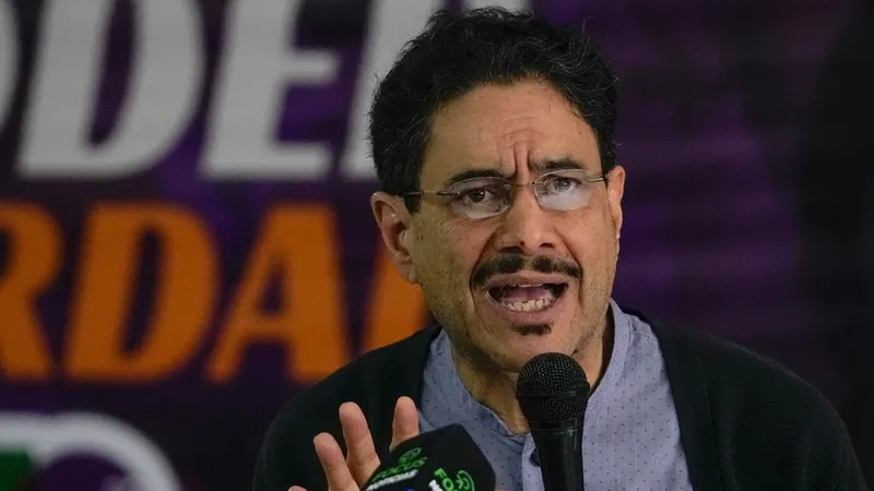 Iván Cepeda se pronuncia ante 'espaldarazo' de Trump a De la Espriella