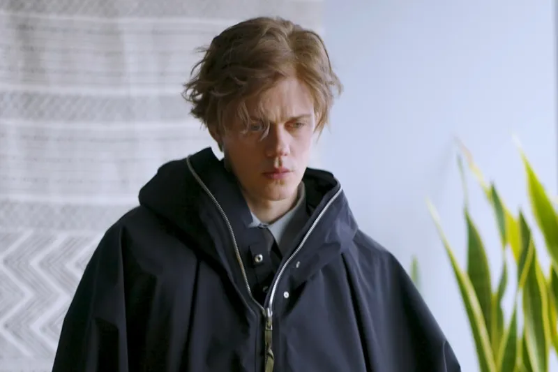 Kojima ya tiene protagonista para Physint: Bill Skarsgård, el actor que mete pánico como Pennywise en It