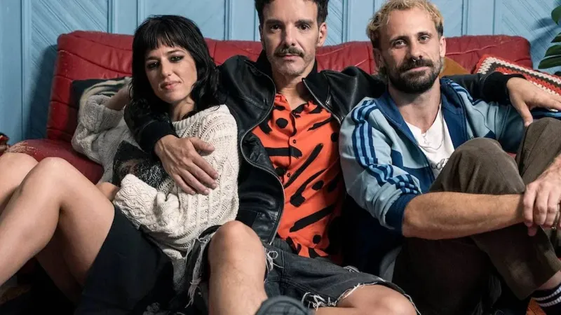 Javier Giner regresa con 'Esta soledad', su primera película tras 'Yo, adicto': "Estoy escondido detrás de todos los personajes"