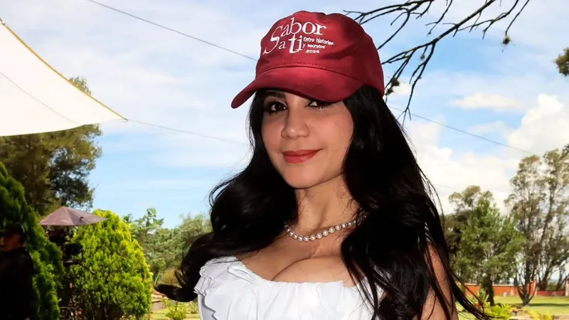 Cinthia Aparicio revela que fue ella quien presentó a Alexis Ayala con su nueva novia