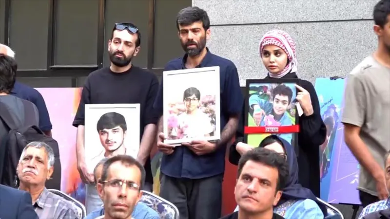 Familias de mártires de Minab exigen justicia por niños asesinados en Irán
