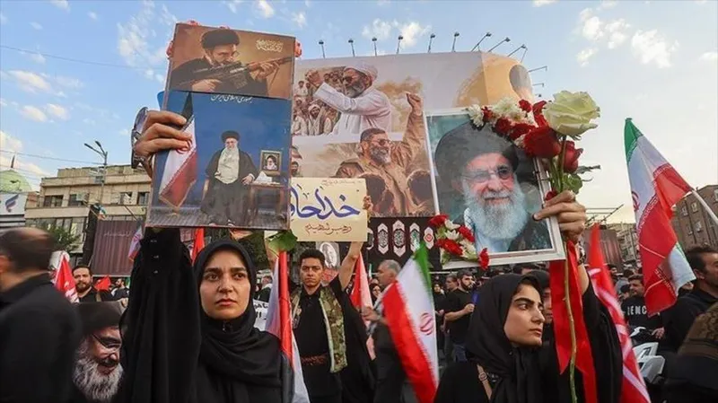 Minuto a minuto: Iraníes dan el último adiós a su Líder mártir en Teherán