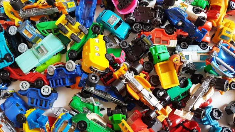 La UE aprueba cambiar las reglas del automóvil: los coches nuevos tendrán que cumplir estas condiciones relativas al plástico