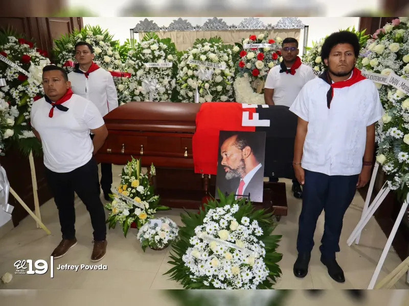 Despedida al poeta hermano y revolucionario David McField Richards