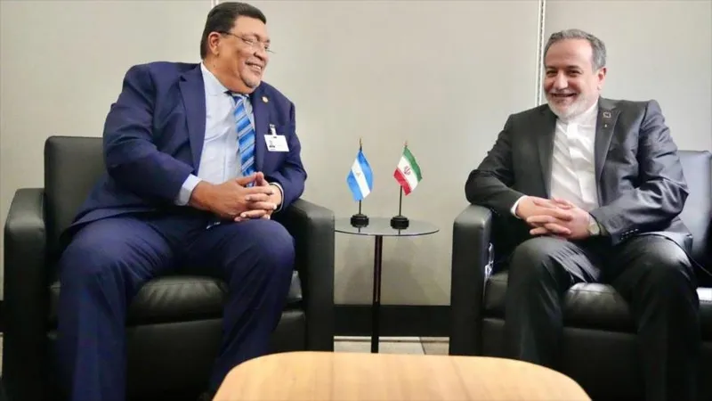 Araqchi a su par nicaragüense: Irán hará frente con firmeza al matonismo de EEUU e Israel