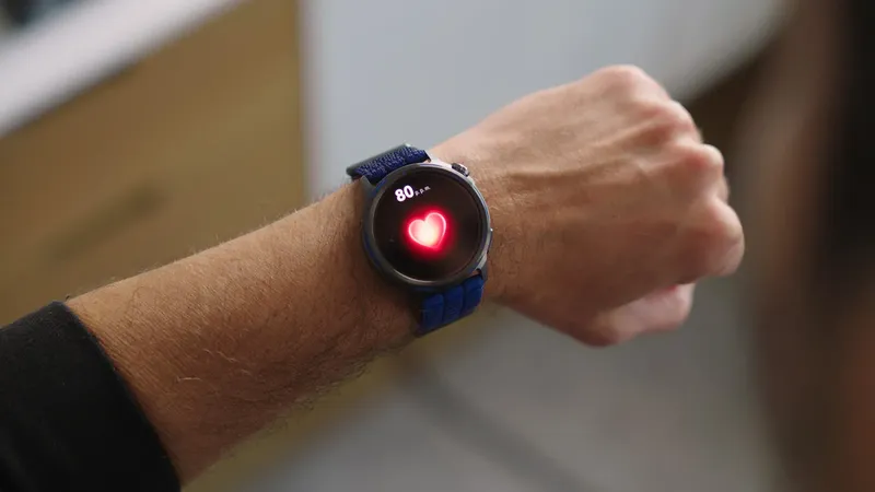 El reloj de titanio, cristal Kunlun y ECG que arrasa con un gran ofertón