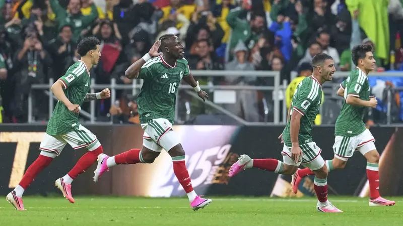 Julián Quiñones, el “killer” que igualó a los máximos goleadores de México en su primer Mundial
