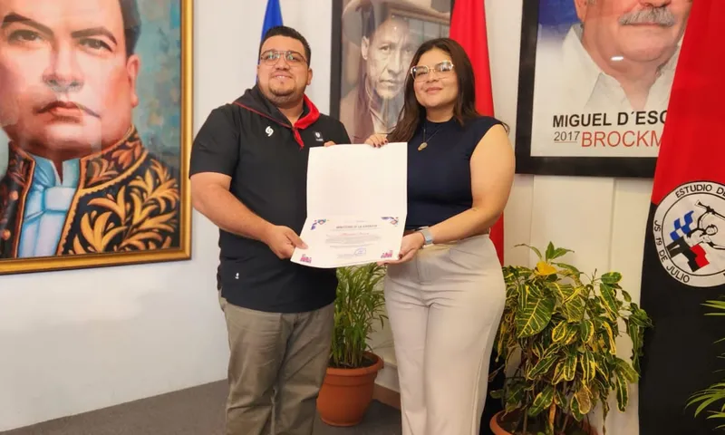Reconocen a jóvenes por su liderazgo y aporte al desarrollo de Nicaragua