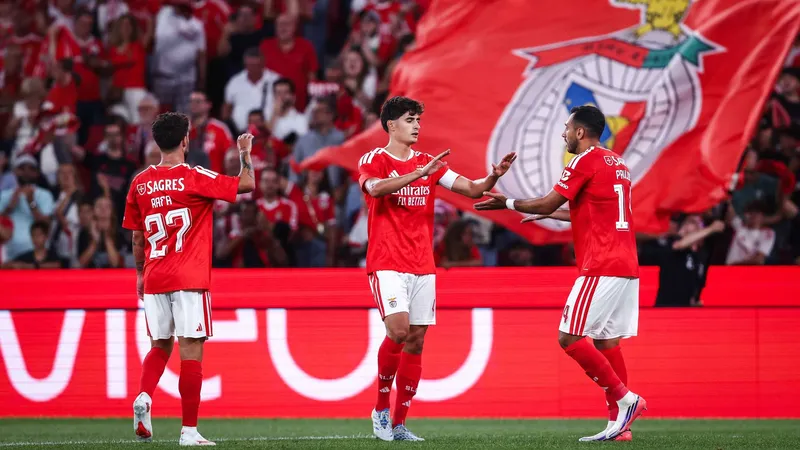 Benfica aplasta al St. Gallen y avanza en la Europa League