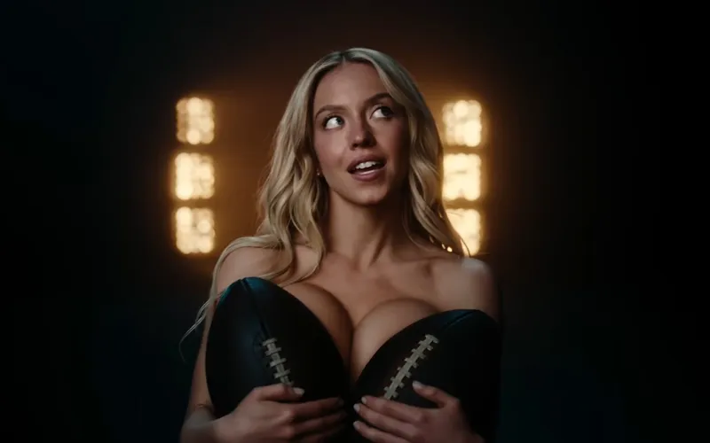 Sydney Sweeney se desnuda para un anuncio que enfurece a deportistas olímpicas