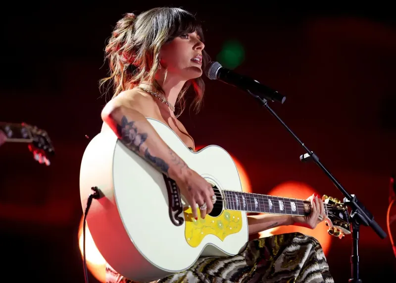 ‘Choosin’ Texas’ de Ella Langley extiende a 13 semanas su reinado en el Billboard Hot 100