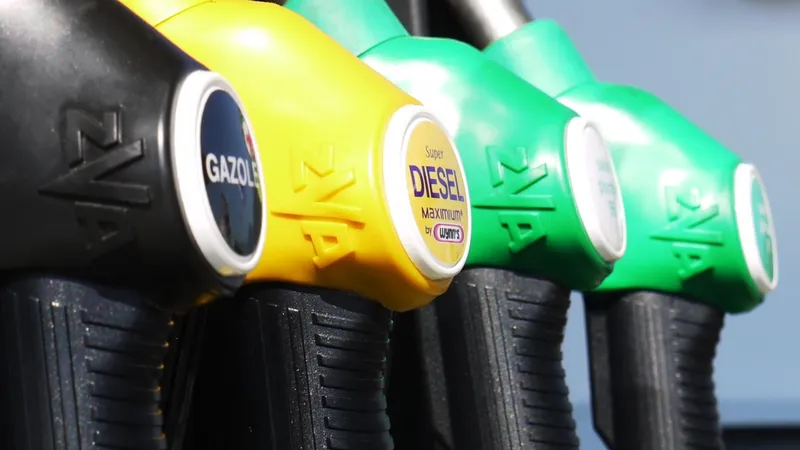 China tiene el control y en cualquier momento pagaremos más por la gasolina y el diésel