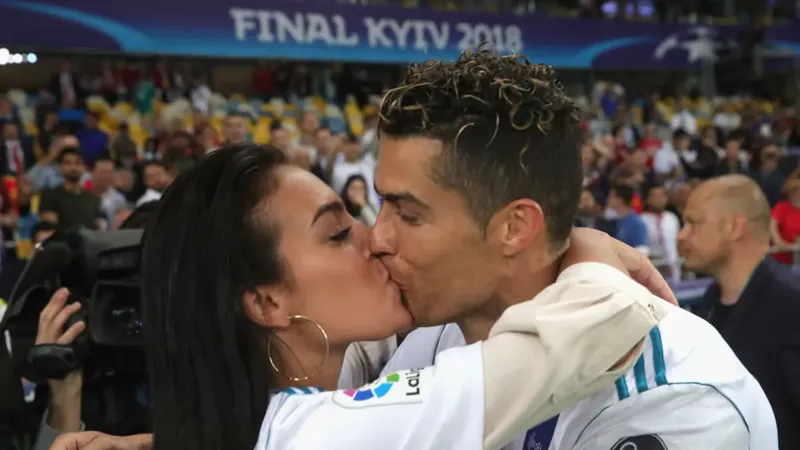 Así defendió Cristiano Ronaldo a su esposa Georgina tras las críticas por su físico