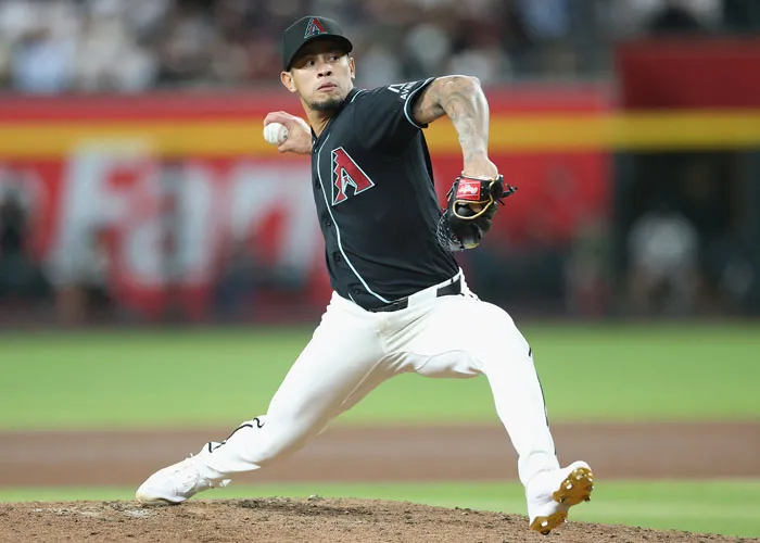Jonathan Loáisiga conserva el cero en mayo con los Dbacks