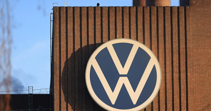 Volkswagen planea recortar hasta 50.000 empleos más para reducir costos