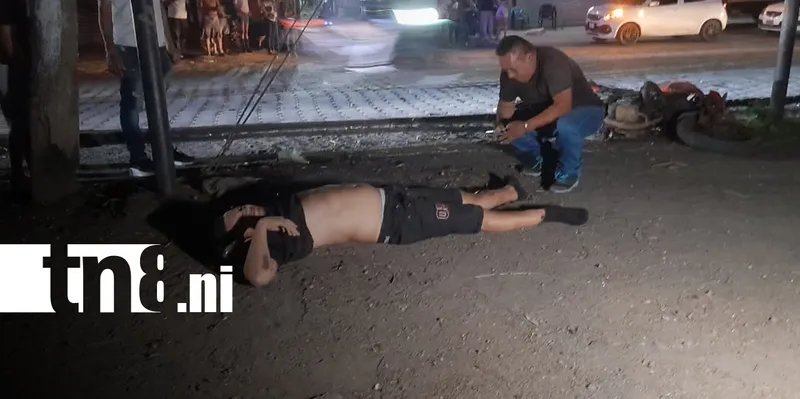 Exceso de velocidad habría provocado aparatoso accidente de motociclista en Managua
