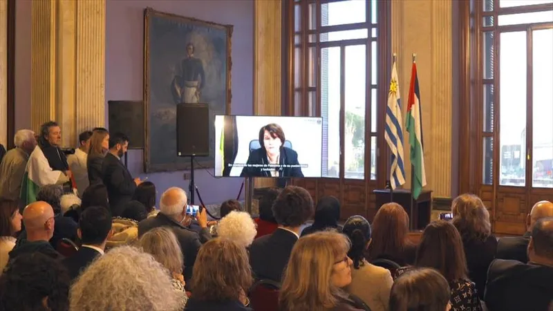 Uruguay homenajea a la mujer palestina en la sede del Parlamento nacional