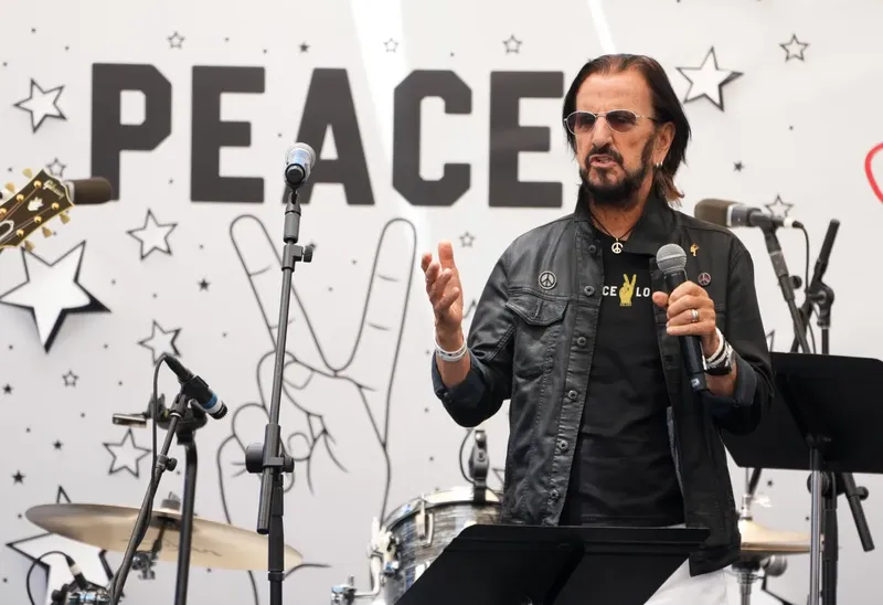 Ringo Starr recibió un doctorado honoris causa en el marco de su cumpleaños 86
