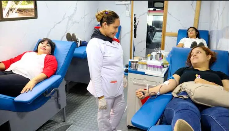 Minsa entregan nuevo equipamiento a Banco Nacional de Sangre