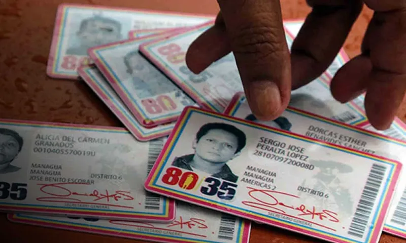 Más de 30.000 jóvenes reciben su carnet de militante en el Día del Estudiante
