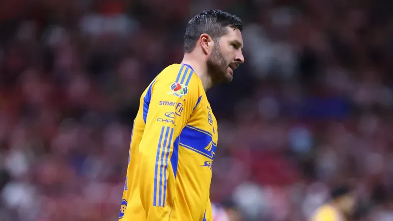 En los Tigres de la UANL esperan mantener a Gignac en las oficinas